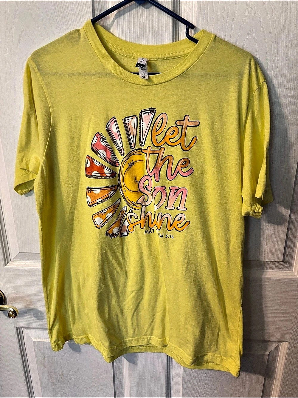 Graphic Short Sleeve Tee in Yellow